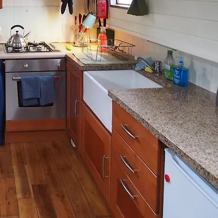 Roisin Dubh Houseboat Úszó hotel Sallins