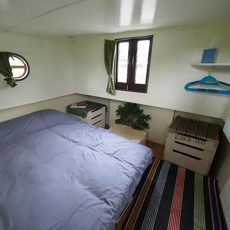 Bateau-hôtel Roisin Dubh Houseboat Sallins