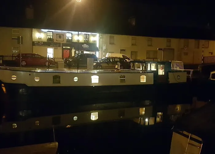 Roisin Dubh Houseboat 5* Sallins