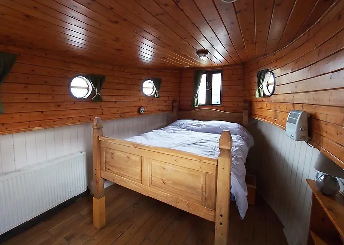 Roisin Dubh Houseboat Ботель Sallins
