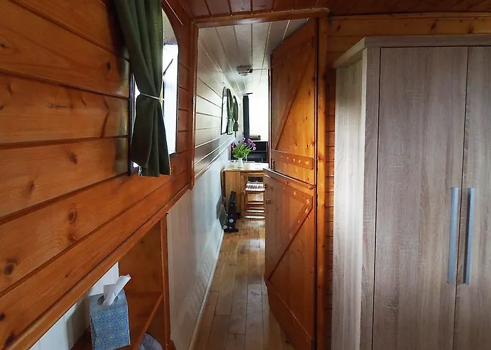 Roisin Dubh Houseboat Ботель Sallins